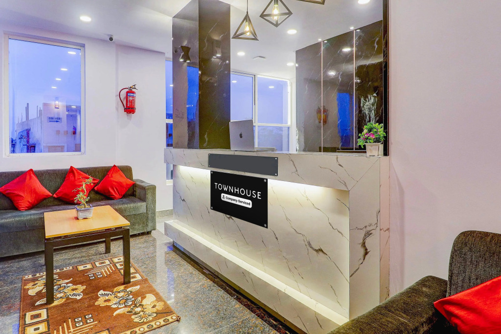 Super Townhouse SR Nagar Near RCC Premier