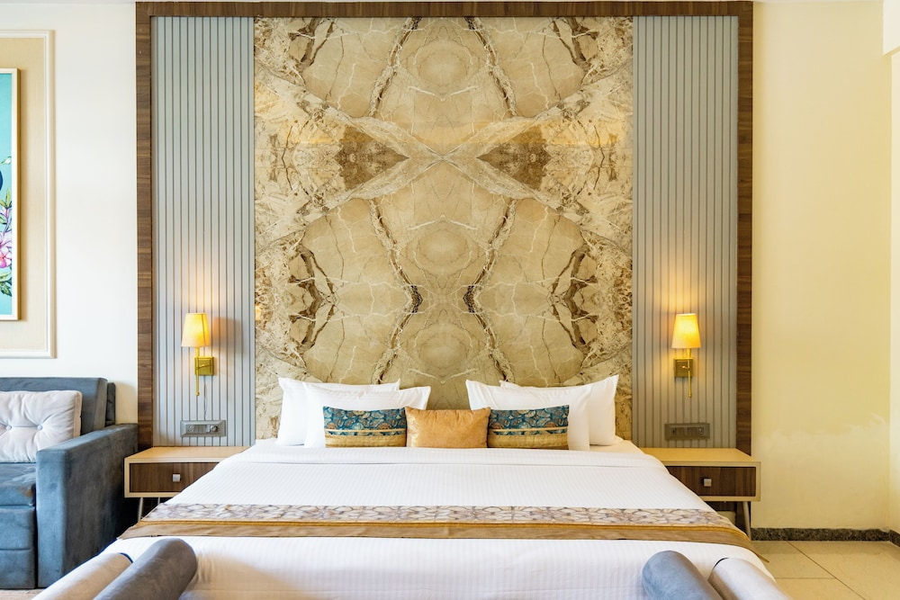Mountain Creek by ELIVAAS Prive Pet-friendly 1 Luxe Room with Shared Pool and Gazebo