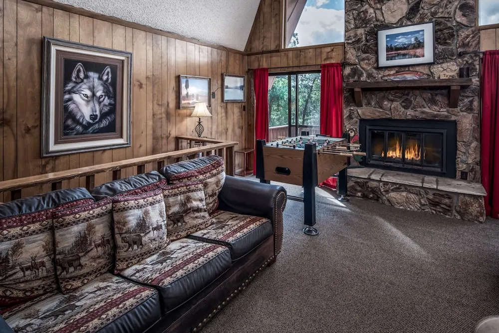 Bear Crossing - Three Bedroom Cabin