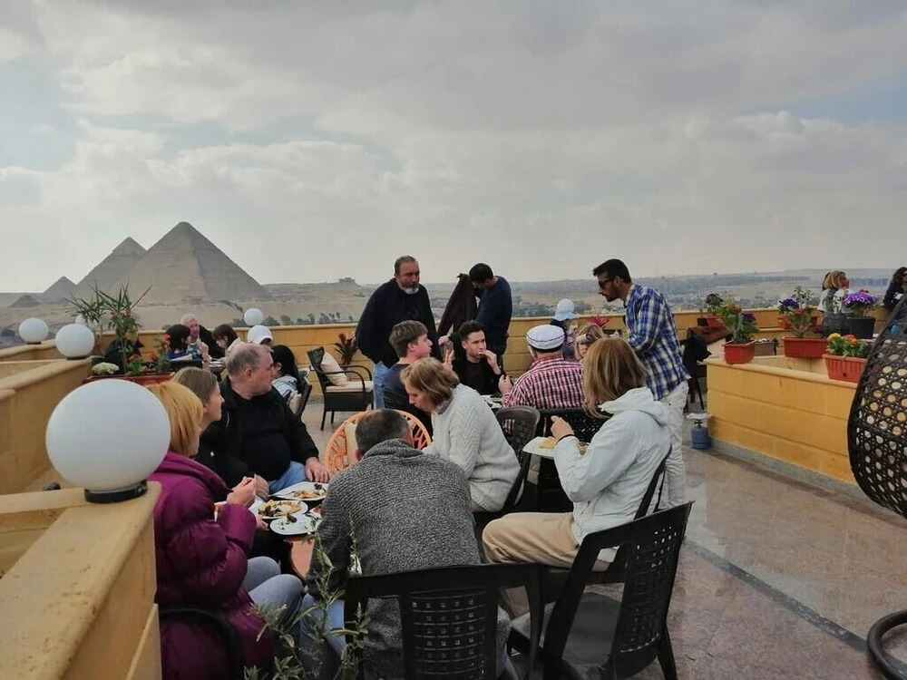 Gardenia Pyramids View Inn