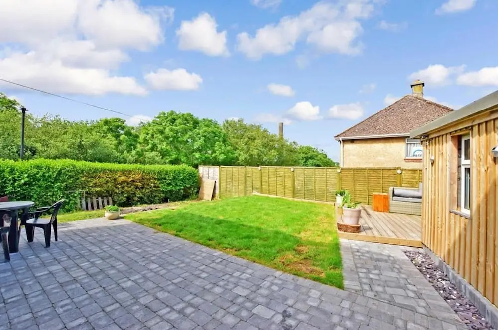 Relax in This Charming East Cowes House With Garden and BBQ