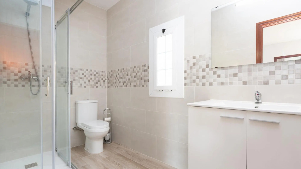 Mari in Vidreres with 6 bedrooms and 2 bathrooms