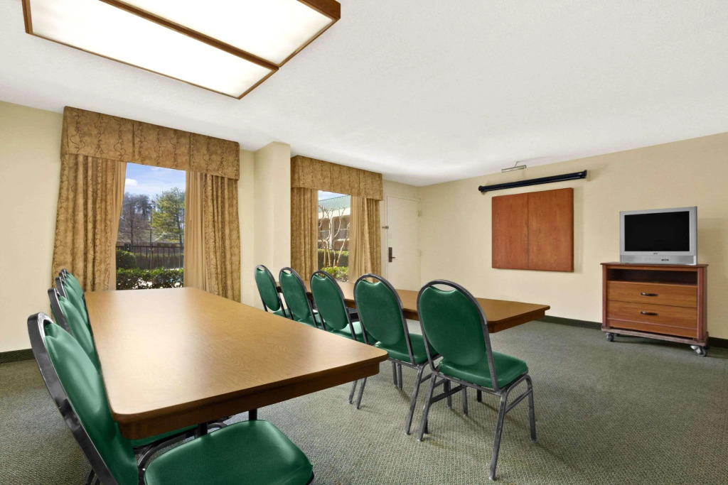 Howard Johnson Greensboro