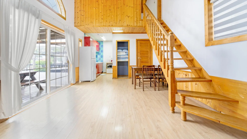 Gangneung Hayanwood Pension