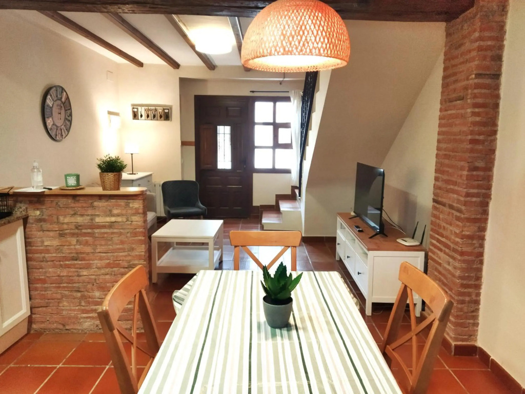 Masía de San Juan Casas número 3 y 5, con piscina, aire acondicionado y vistas a la montaña