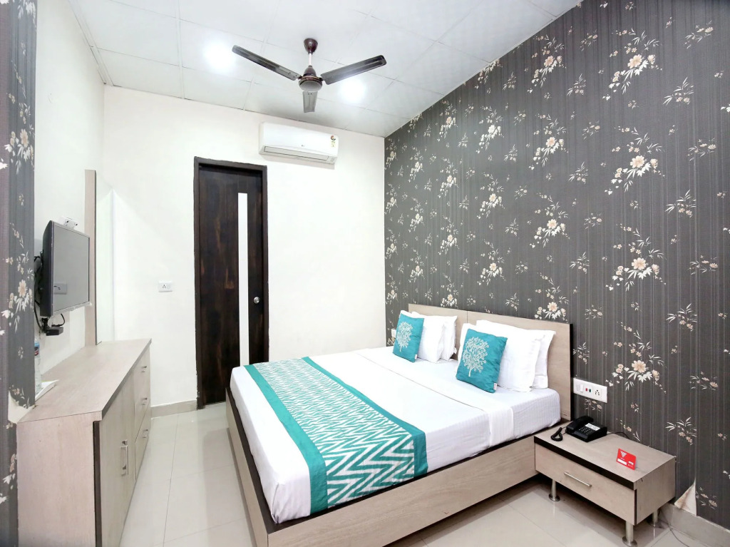 OYO 11934 Hotel De Agya Paradise