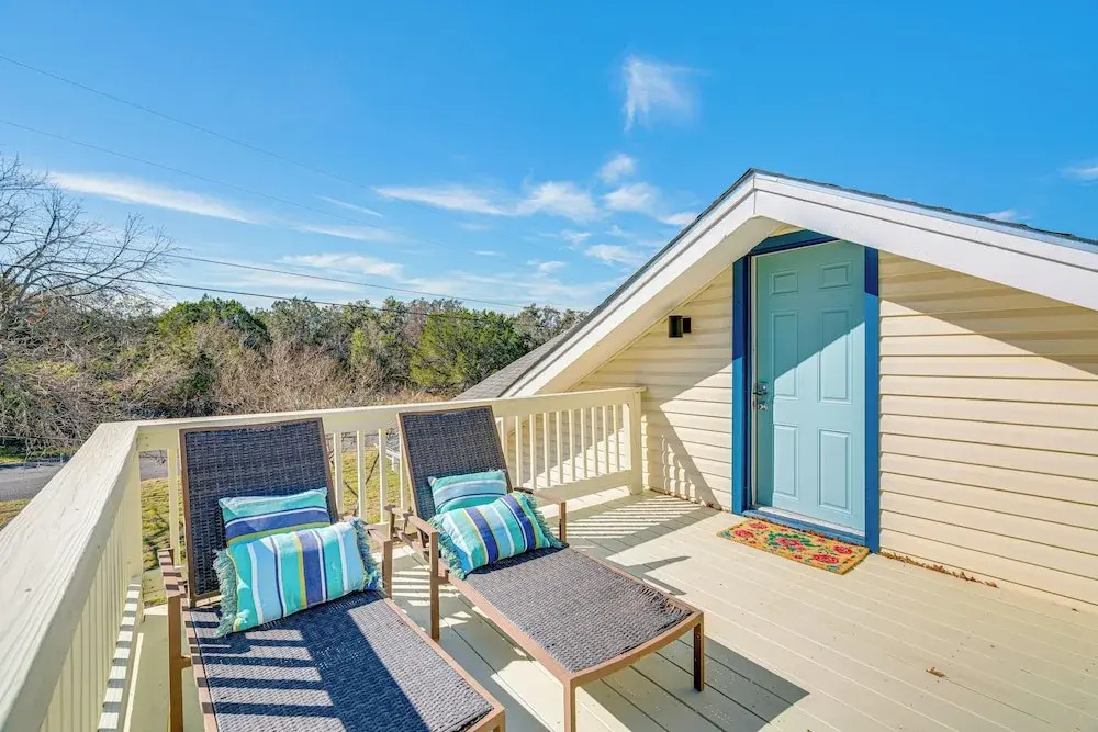 Hill Country Retreat w/ Lake View, Deck & Balcony