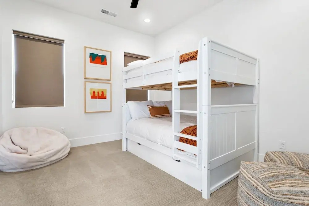 20 At Bloomington Country Club 3 Bedroom Condo by Redawning