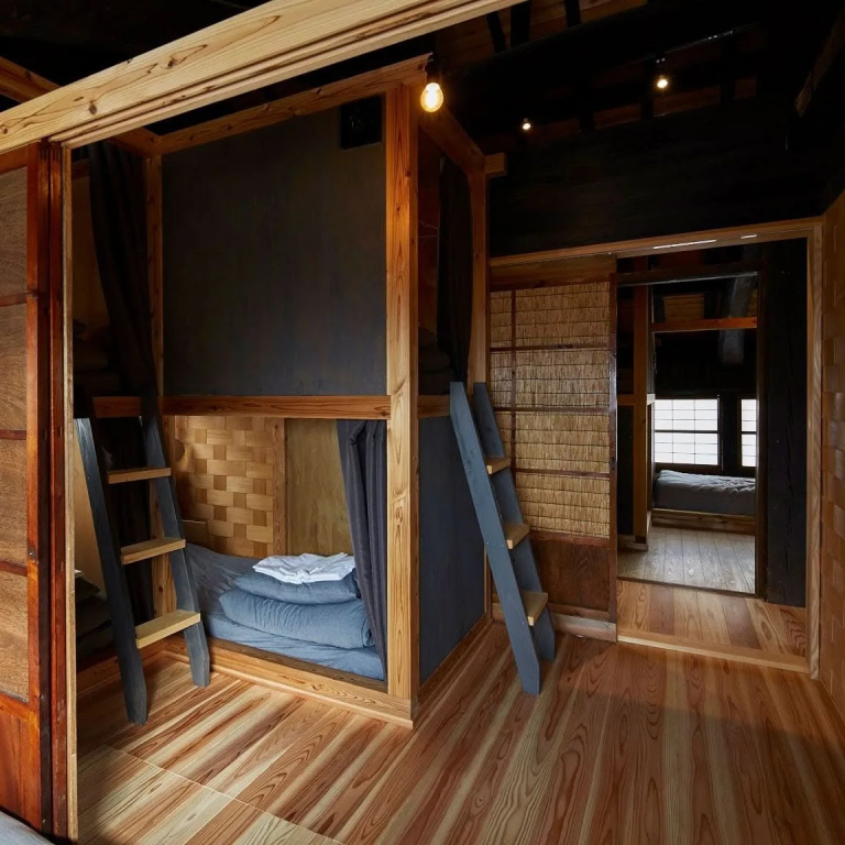 Hostel & Tatami Bar Uchikobare -内子晴れ