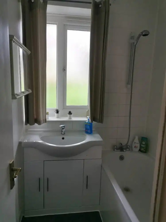 Charming 4-bedroom Apartment in the Heart of London