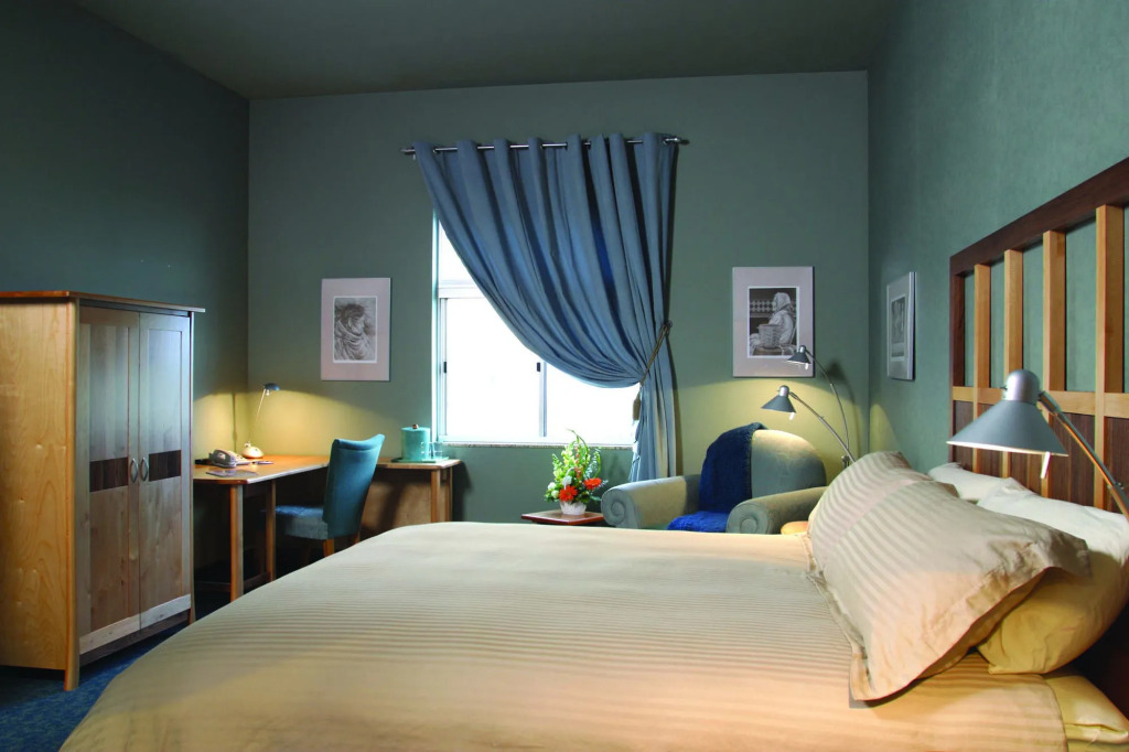Dimond Center Hotel
