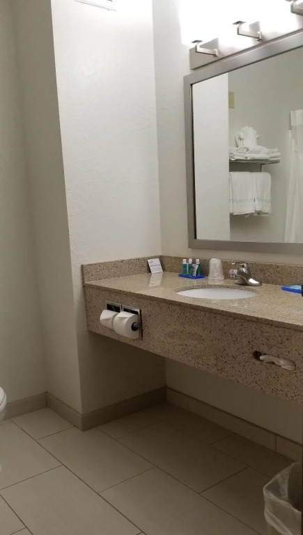 Holiday Inn Express Hotel & Suites Omaha West by IHG