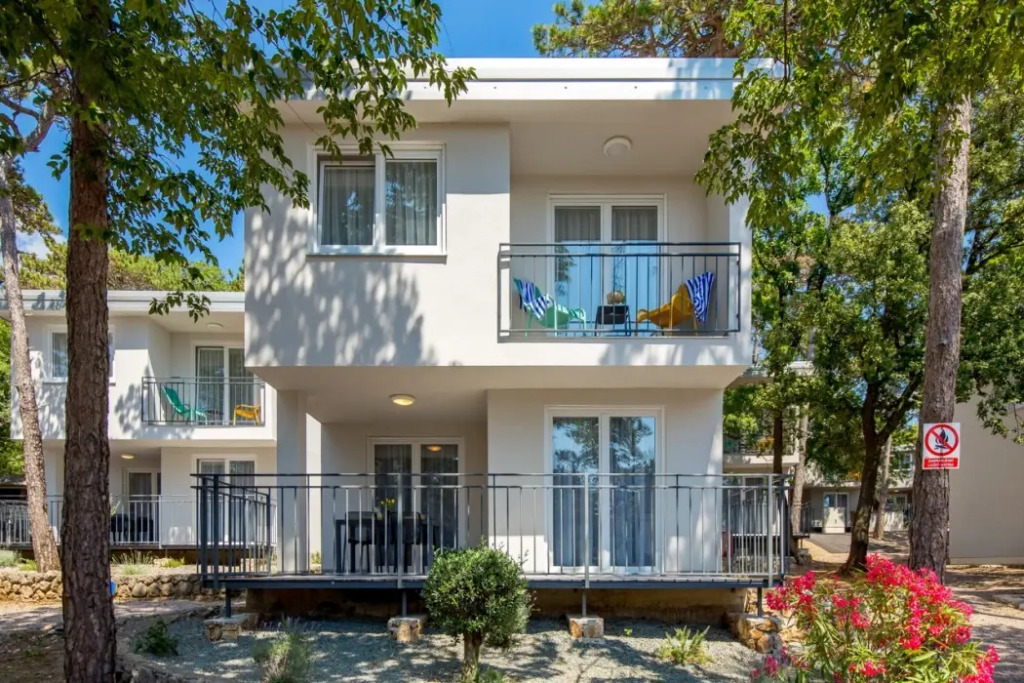 Holiday Homes Oštro