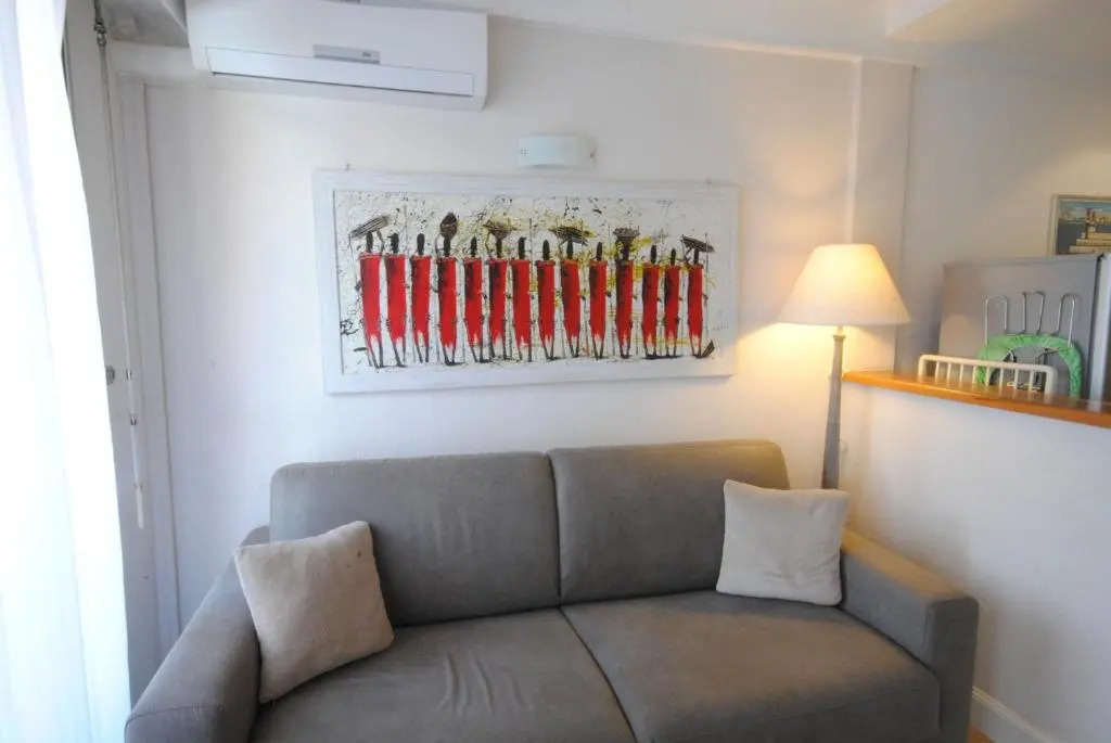 Le Palais Rouaze / Beg4012 / 2p