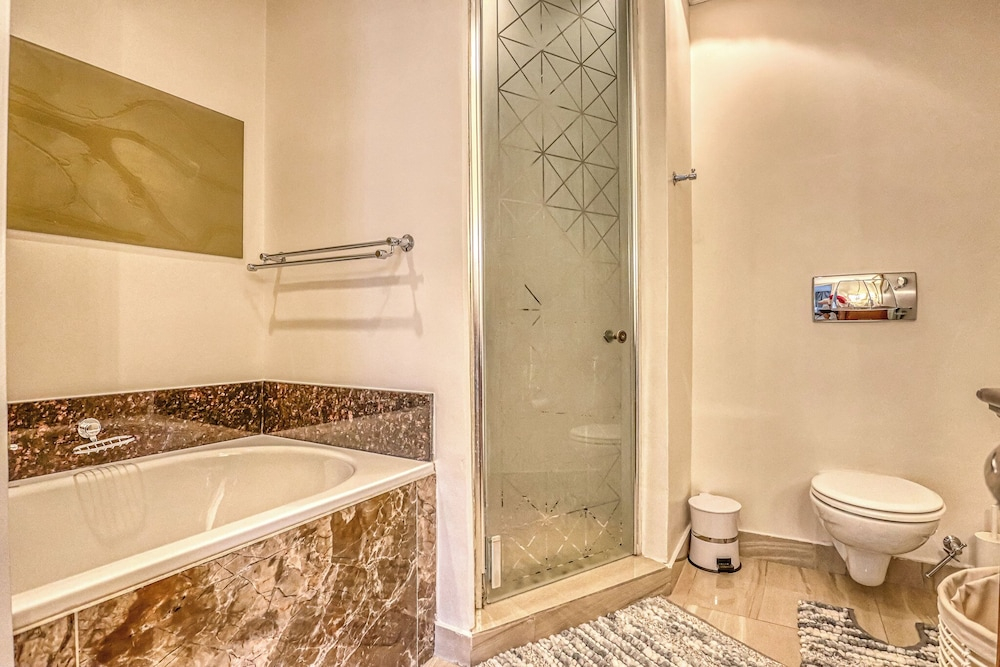 Luxurious Two-Bedroom Apartment