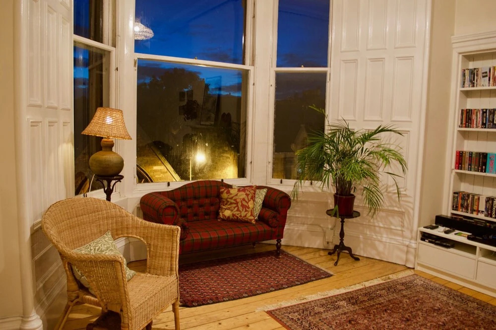 Traditional 3 Bedroom Home With Garden Access