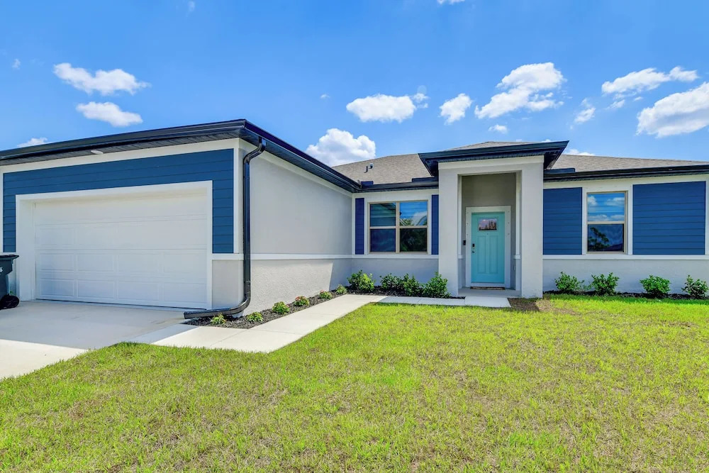 Home < 1-mi Walk to Warm Mineral Springs Park!