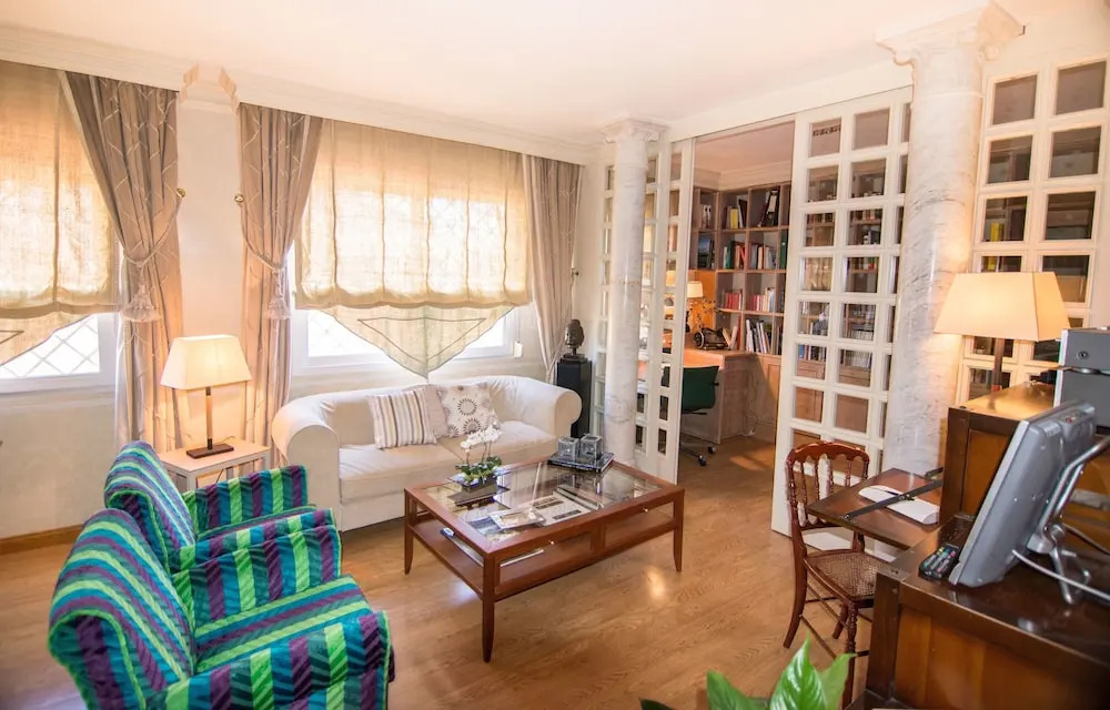 ChezmoiHomes Reyes Catolicos Penthouse
