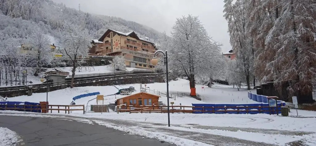 Lago Rotondo Ski House