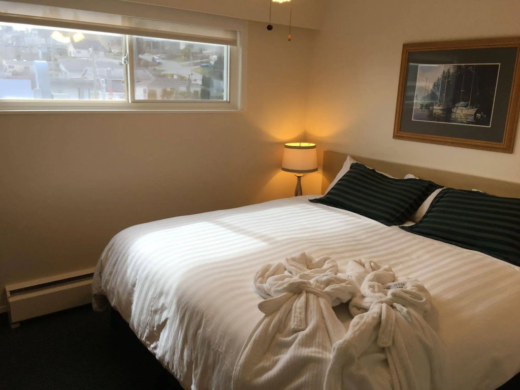 Buccaneer Inn
