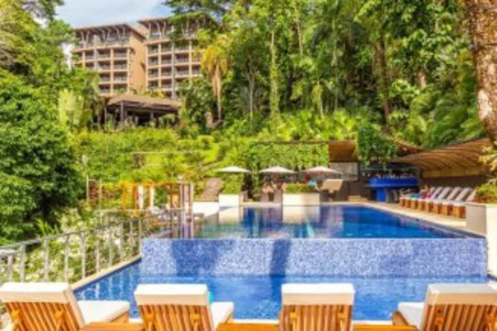 Los Altos Resort