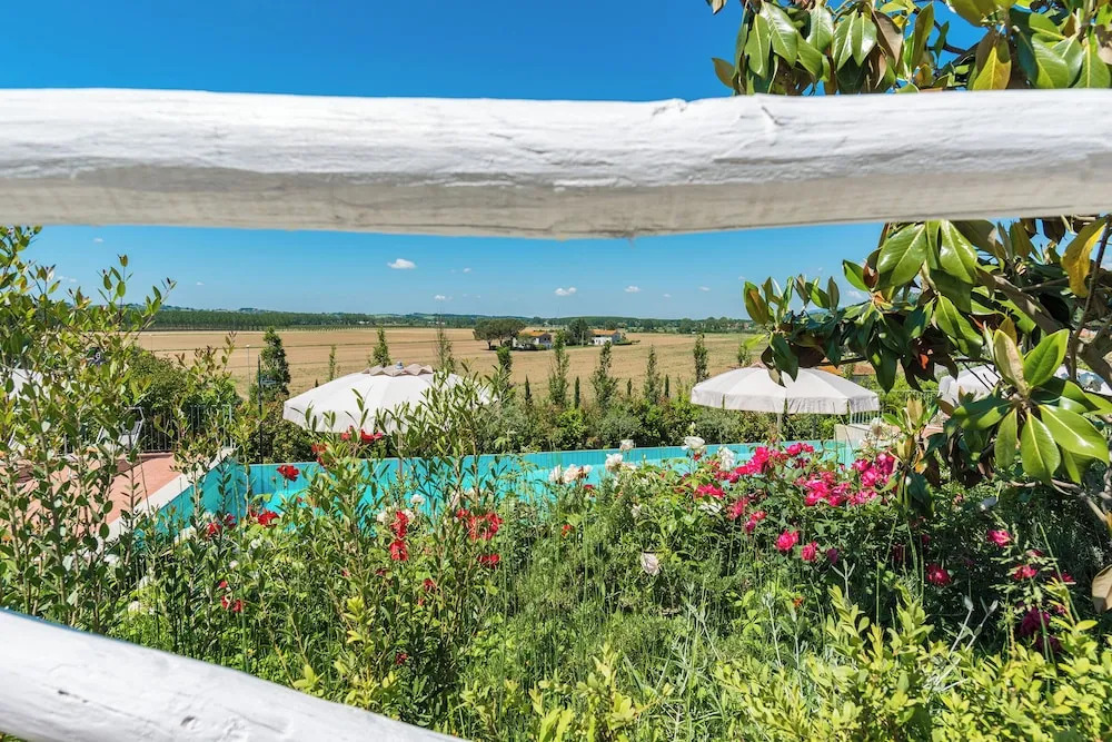 Luxury Villa in Tuscany with Pool near Pisa and Florence - Sixe Bedrooms 12 pl