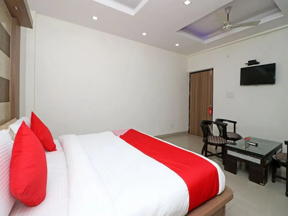 OYO 6137 Hotel Star