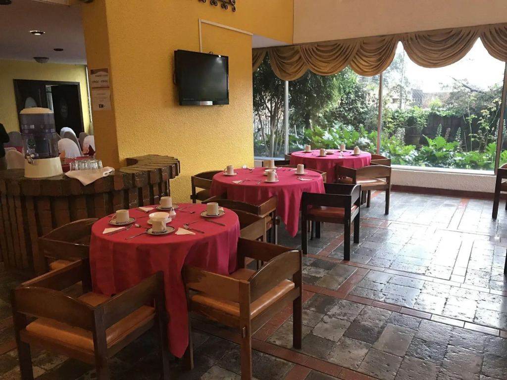 Hotel Savoy Inn