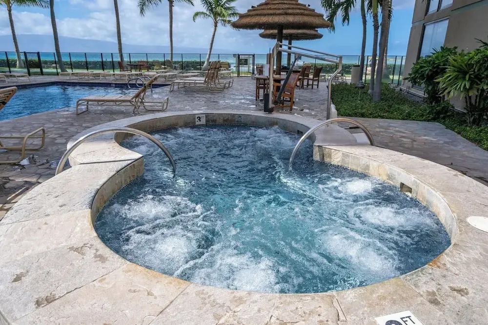 Oceanfront Kaanapali Studio Vistas