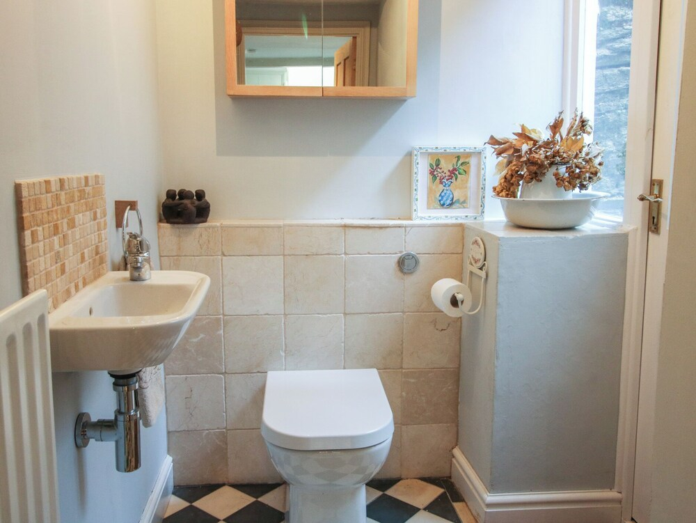 10 Upper Linney