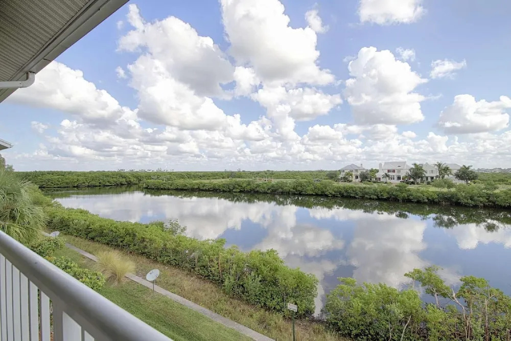 607 Little Harbor