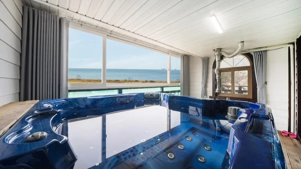Ganghwa Nakjogaboineun spa Pension