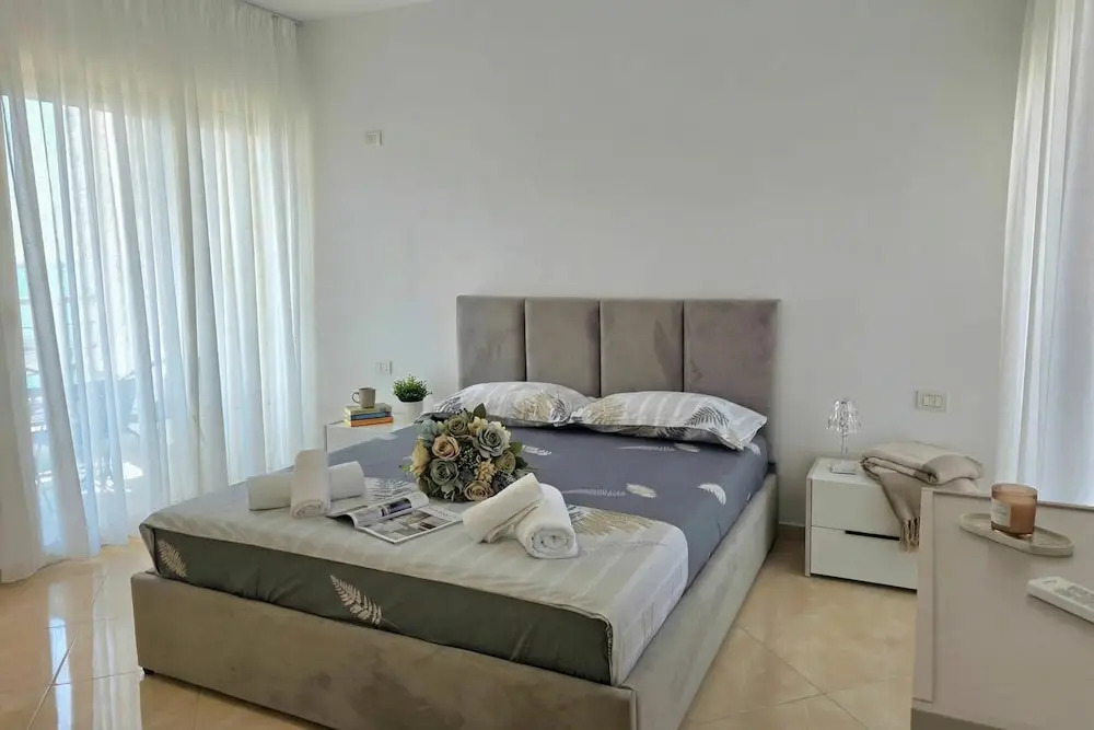 Sea View Apartment in Durres Beach 100