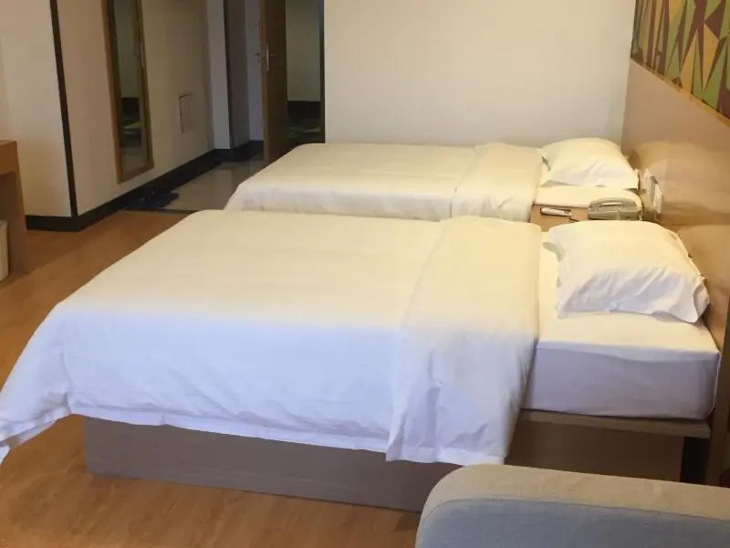 Vatica Xingtai Qiaoxi District Yongkang Street Technical College Hotel