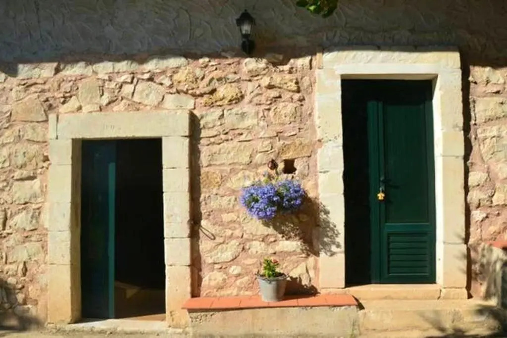One bedroom appartement with wifi at Chiaramonte Gulfi