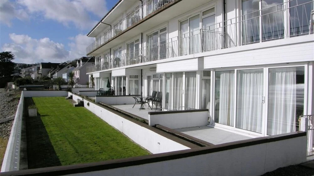 Strandways Court 4
