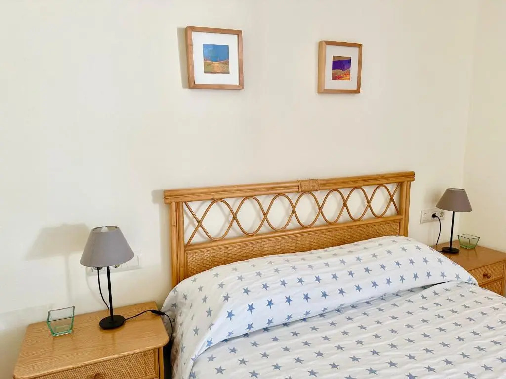NEW! Apartamento con piscina y balcón a 2 minutos de la playa. WI-FI