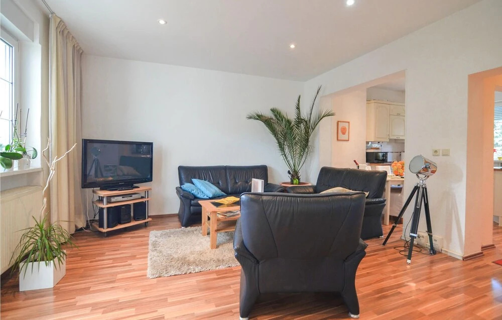 2 Bedroom Lovely Home In Berlin