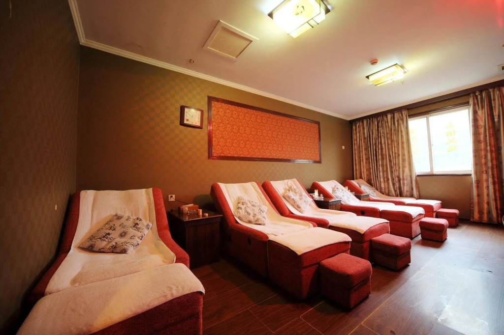 Carry Centre Hotel