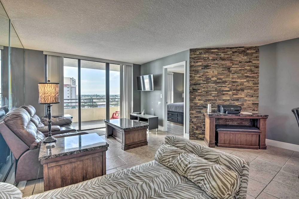 Sleek Beachfront Getaway w/ Community Perks!