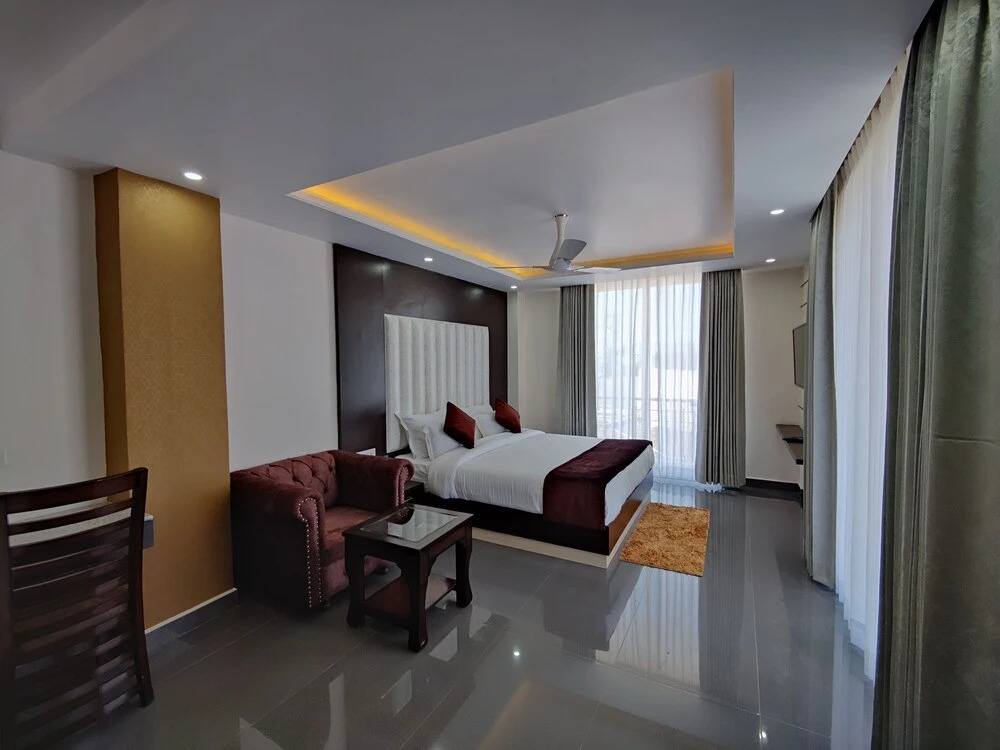Aliza Inn And Suites By SRS Hotels