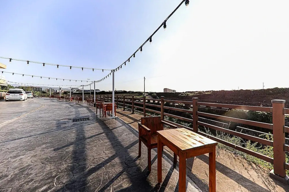 Iho 1820 Cafe & Guesthouse - Hostel
