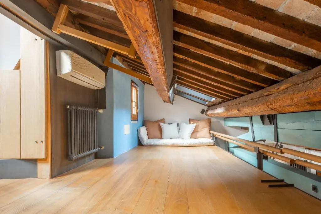 Grand Canal Design Apartment R&R