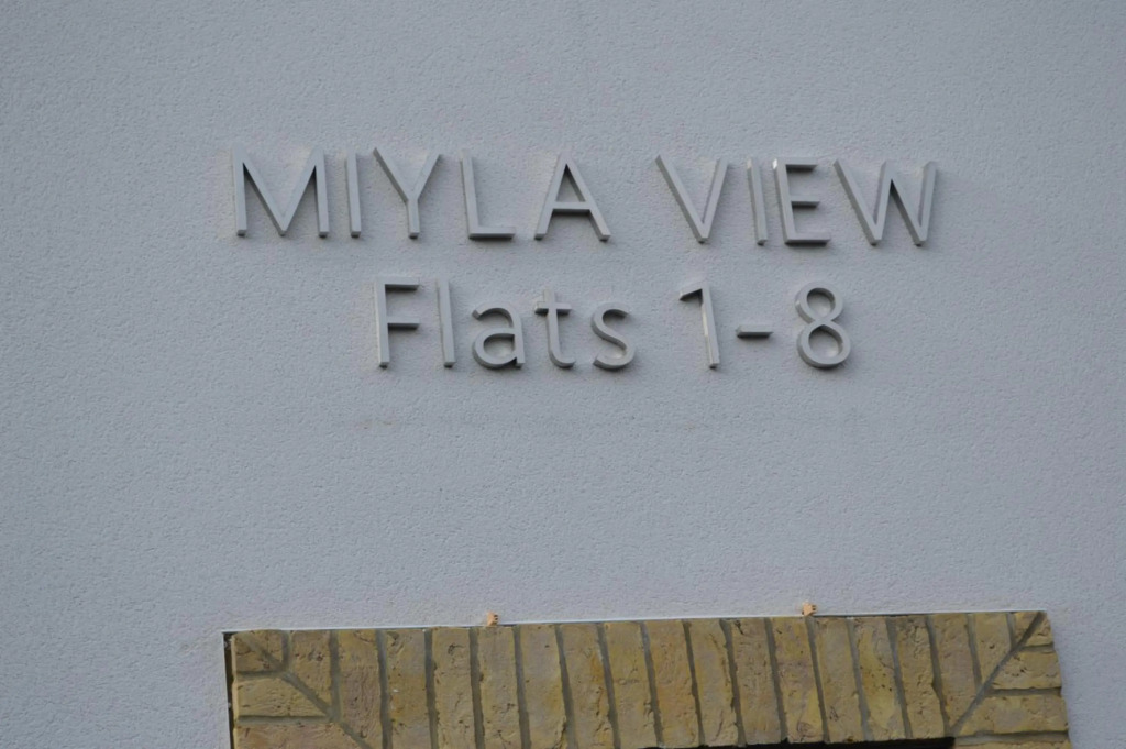 One Bed Apartment with Allocated Parking and Fast WiFi in a quiet neighbourhood of Hatfield