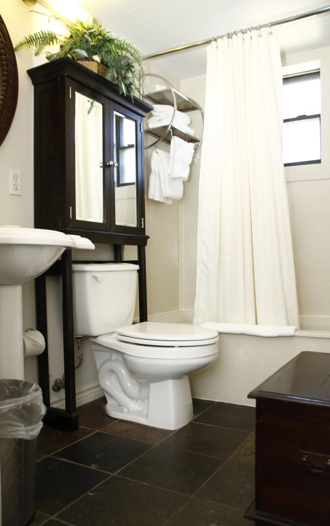 Vineyard Court Designer Suites Hotel
