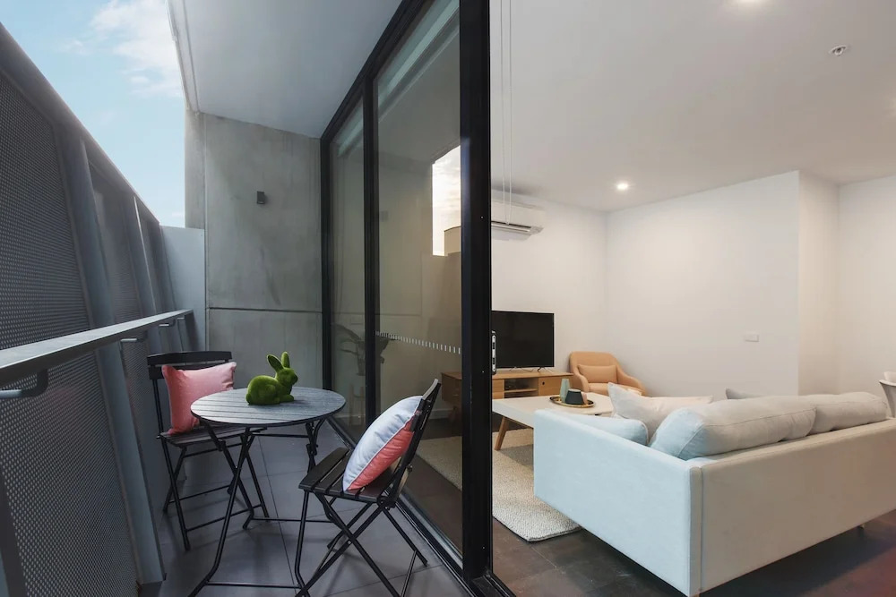 Harvard Apartments by Ready Set Host