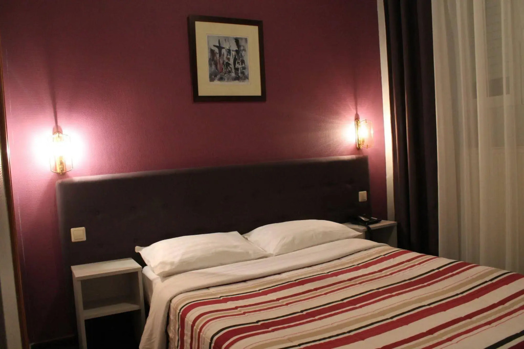 Yasha Hotel