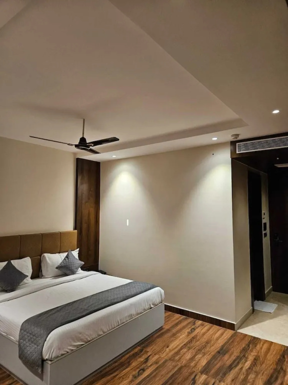 Four Leaf Hotel - AKOSHA