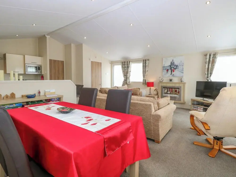 21 Norman Drive Lodge