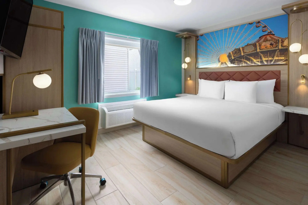 The Vibes Hotel, Trademark Collection by Wyndham